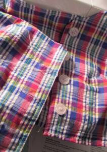 buttoned-shirt-refashion-crop-top-sewing-buttons