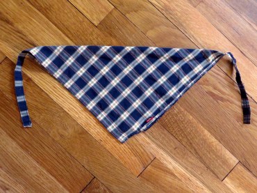 DIY dog bandanna from upcycled shirt craft